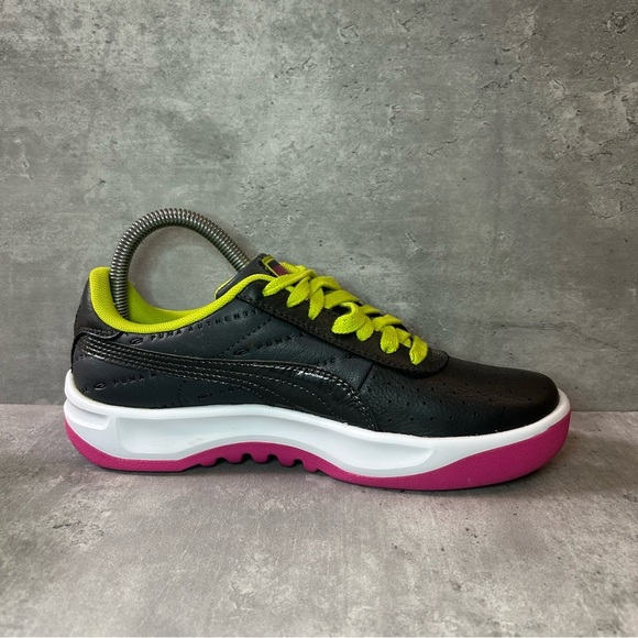 Puma Authentic Leather Sneakers Womens sz 7.5 - grey/pink - Picture 3 of 6